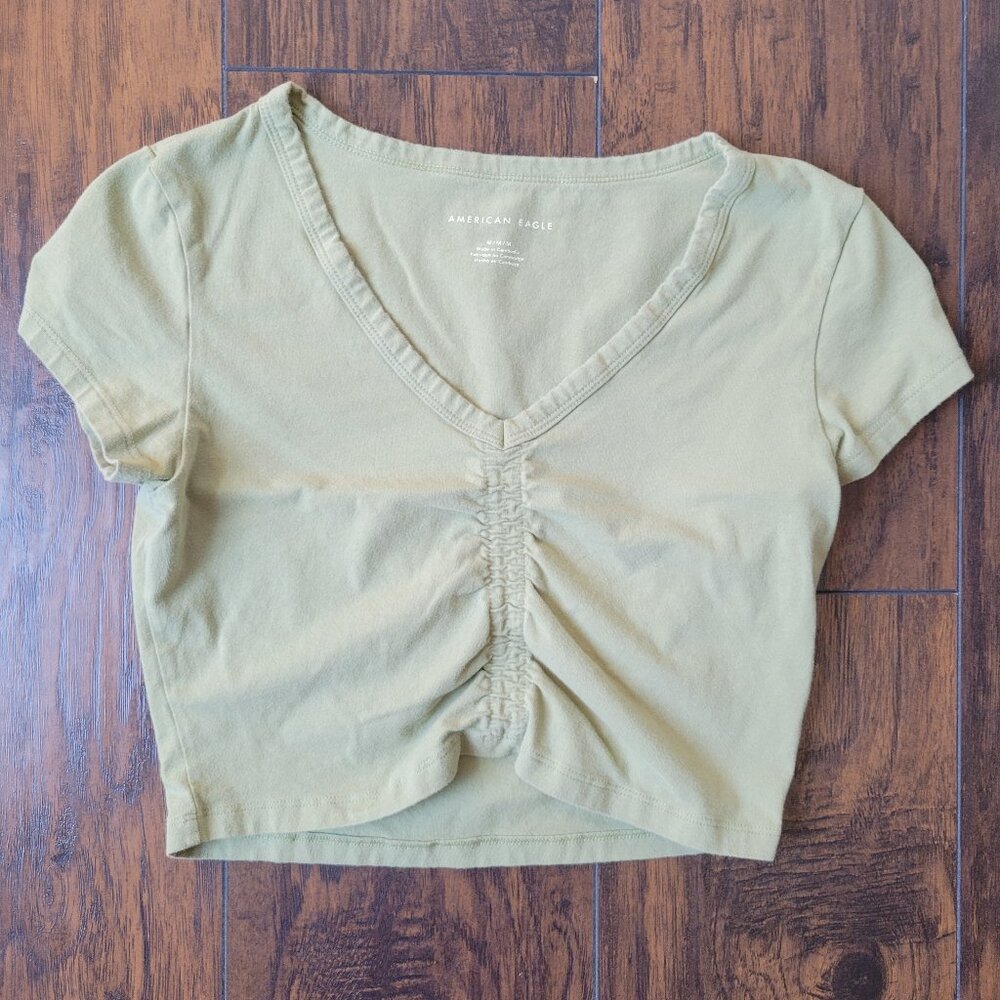 American Eagle Light Green Crop Top Tee Ruched Front size Medium